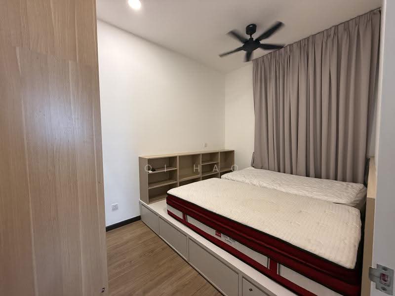 Kediaman Servis untuk Dijual di Eco Sky - QI Hao - Bedroom - PropertyGuru.com.my