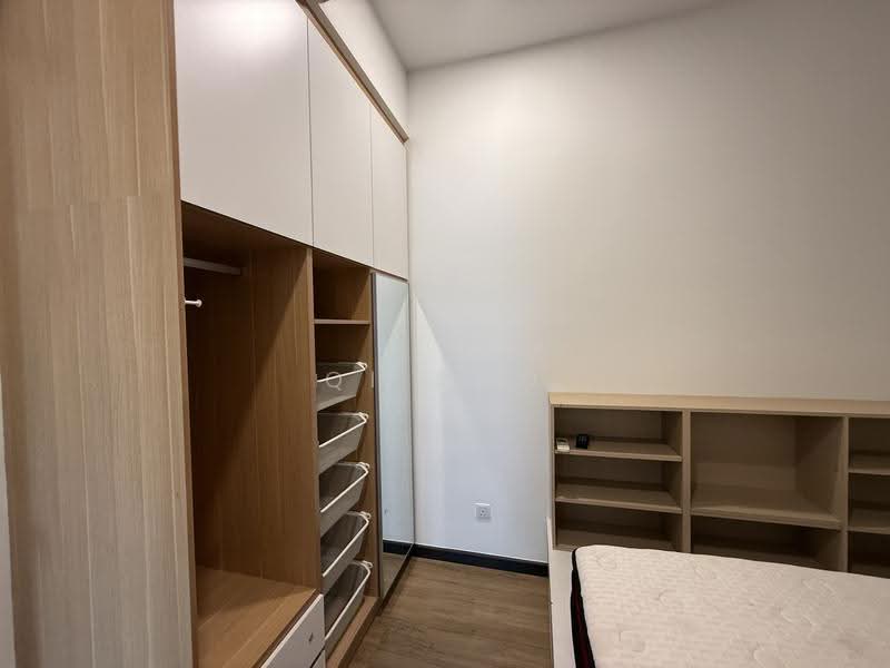 Kediaman Servis untuk Dijual di Eco Sky - QI Hao - Bedroom - PropertyGuru.com.my