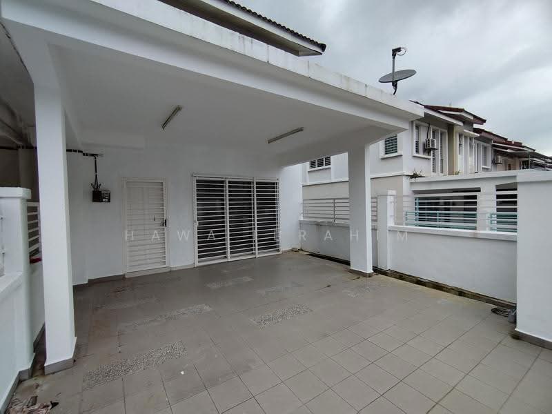 Rumah Teres 2-Tingkat untuk Dijual di Taman Dato Demang (Seri Kembangan) - Hawa Ibrahim - Exterior - PropertyGuru.com.my