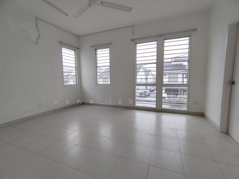 Rumah Teres 2-Tingkat untuk Dijual di Taman Dato Demang (Seri Kembangan) - Hawa Ibrahim - Interior - PropertyGuru.com.my