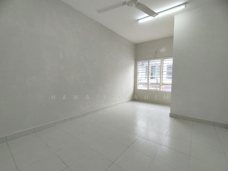 Rumah Teres 2-Tingkat untuk Dijual di Taman Dato Demang (Seri Kembangan) - Hawa Ibrahim - Interior - PropertyGuru.com.my