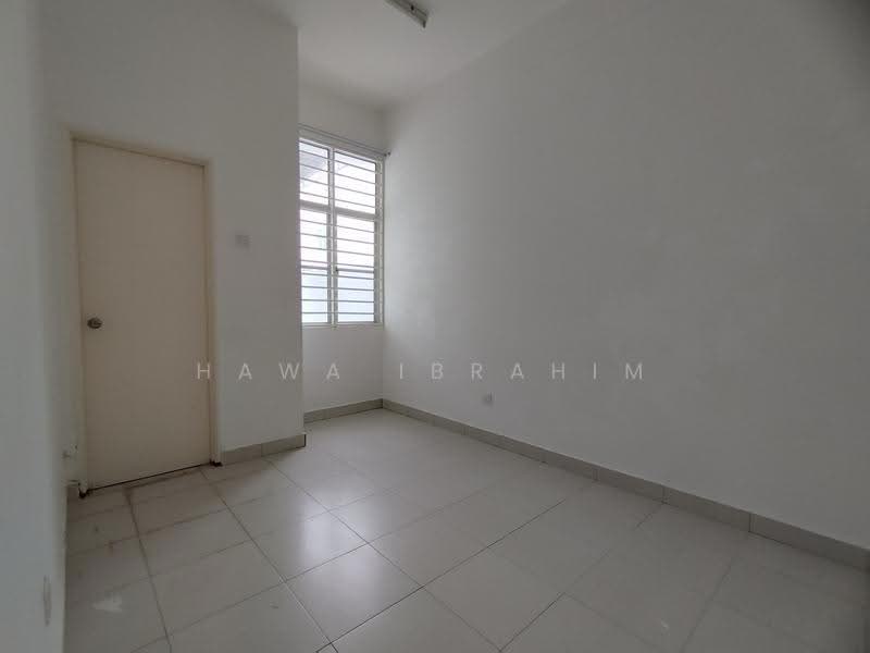 Rumah Teres 2-Tingkat untuk Dijual di Taman Dato Demang (Seri Kembangan) - Hawa Ibrahim - Interior - PropertyGuru.com.my
