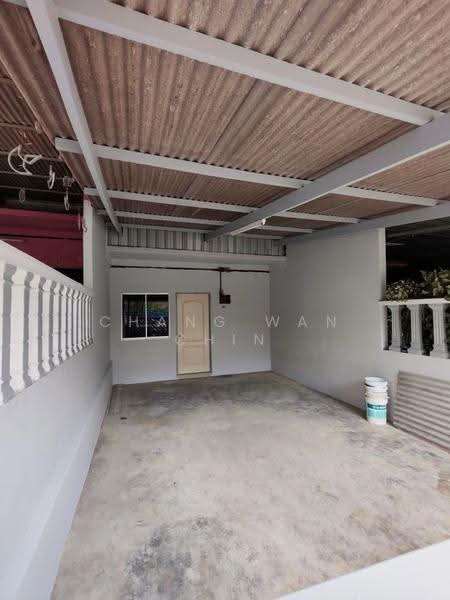 2-storey Terraced House for Sale in Taman Titiwangsa (Kluang) - Chang Wan Chin - Car Park - PropertyGuru.com.my