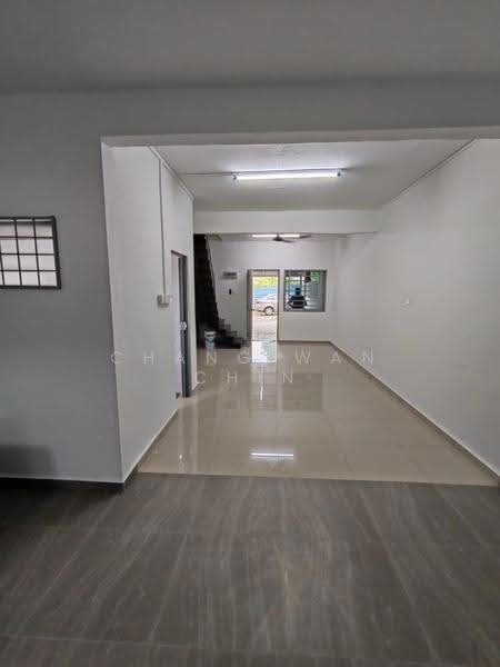 2-storey Terraced House for Sale in Taman Titiwangsa (Kluang) - Chang Wan Chin - Entrance - PropertyGuru.com.my