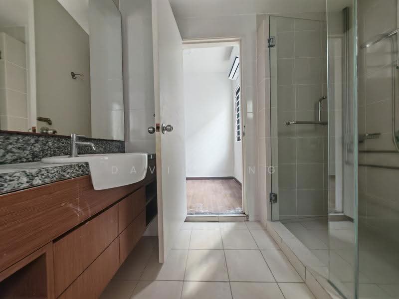 3-storey Terraced House for Sale in Lake Fields (Sungai Besi) - David Ting - Bathroom - PropertyGuru.com.my