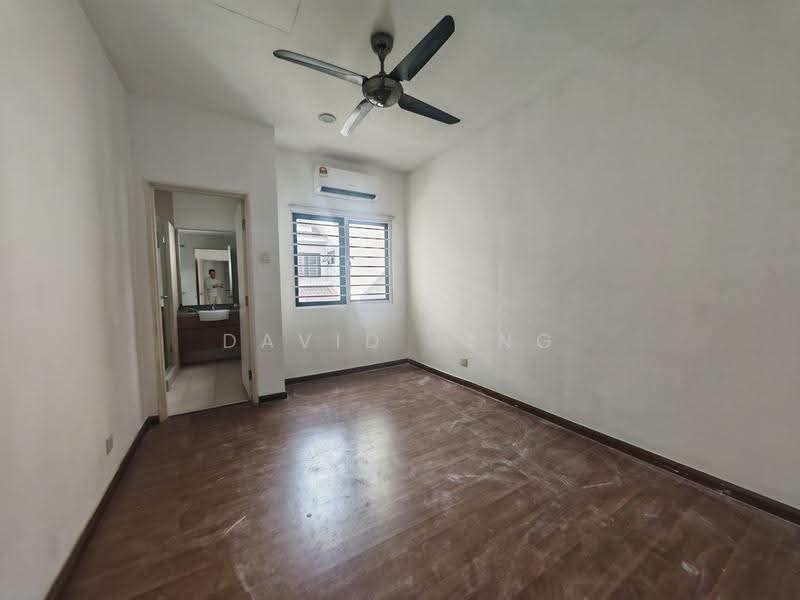 3-storey Terraced House for Sale in Lake Fields (Sungai Besi) - David Ting - Bathroom - PropertyGuru.com.my