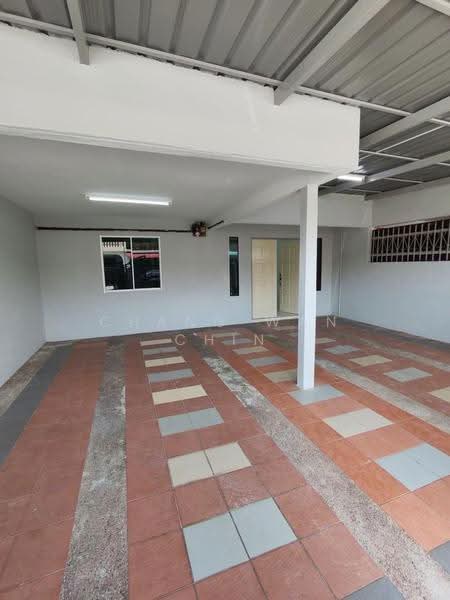 1-storey Terraced House for Sale in Taman Kluang Baru (Kluang) - Chang Wan Chin - Car Park - PropertyGuru.com.my