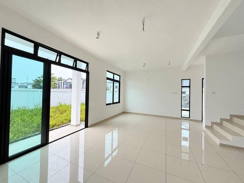 2-storey Terraced House for Sale in Taman Austin Duta (Tebrau) - Ah Liang - Living Room - PropertyGuru.com.my