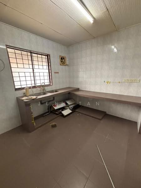 Terraced House for Sale in Taman Debunga (Merlimau) - June Tan - Kitchen - PropertyGuru.com.my