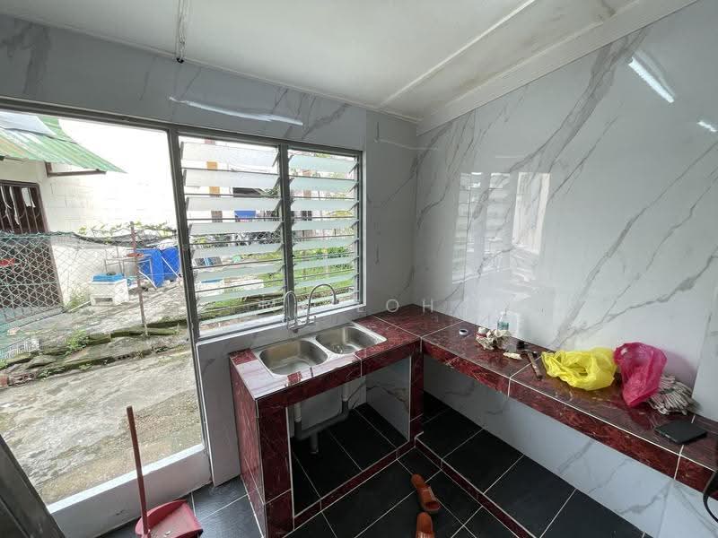 Rumah Teres 2-Tingkat untuk Dijual di Taman Selayang Jaya (Selayang) - MY Loh - Kitchen - PropertyGuru.com.my