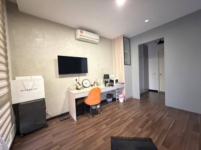 Rumah Teres 2-Tingkat untuk Dijual di Eco Majestic (Semenyih) - Mahirah . - Study - PropertyGuru.com.my