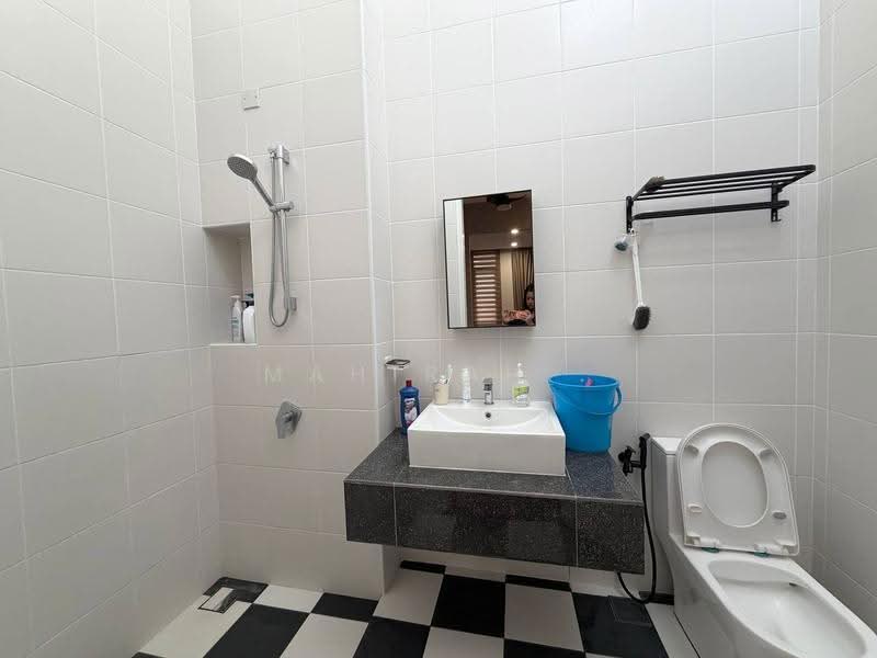 Rumah Teres 2-Tingkat untuk Dijual di Eco Majestic (Semenyih) - Mahirah . - Bathroom - PropertyGuru.com.my
