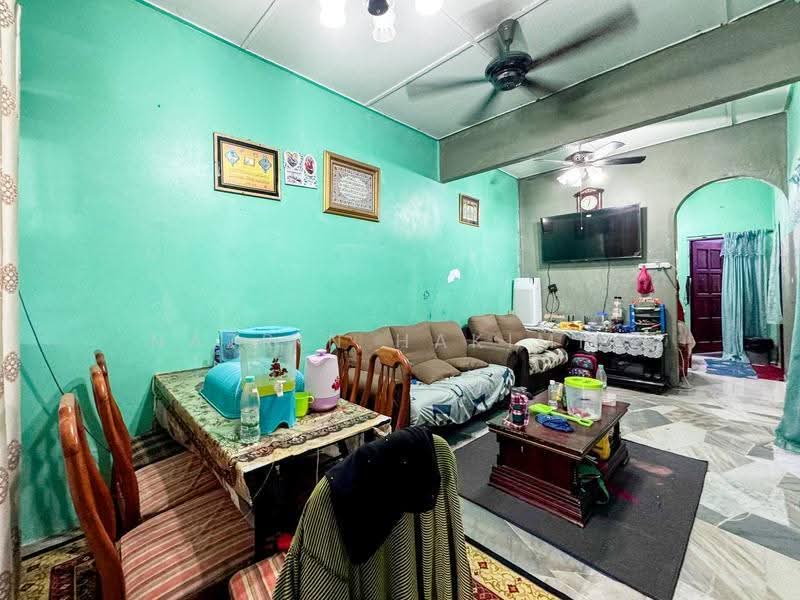1-storey Terraced House for Sale in Taman Idaman (Serendah) - Nazrin Hakimin - Living Room - PropertyGuru.com.my