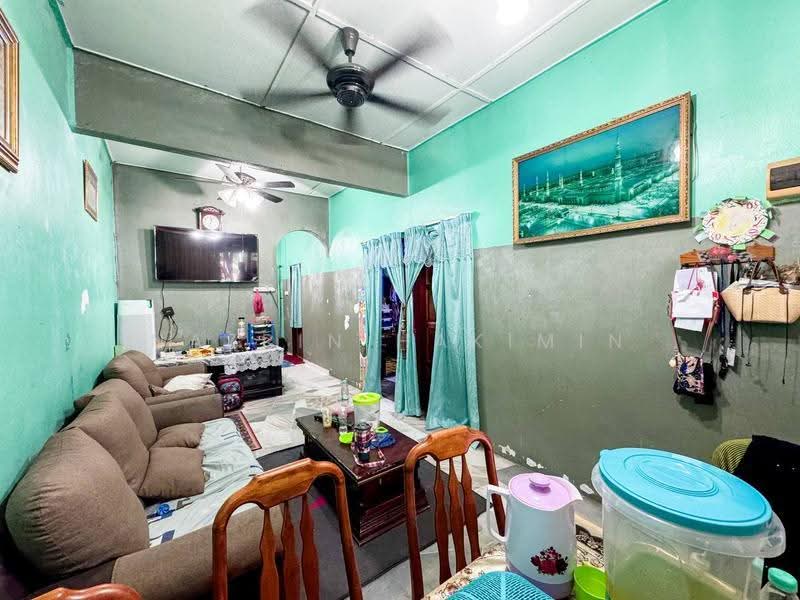 1-storey Terraced House for Sale in Taman Idaman (Serendah) - Nazrin Hakimin - Living Room - PropertyGuru.com.my