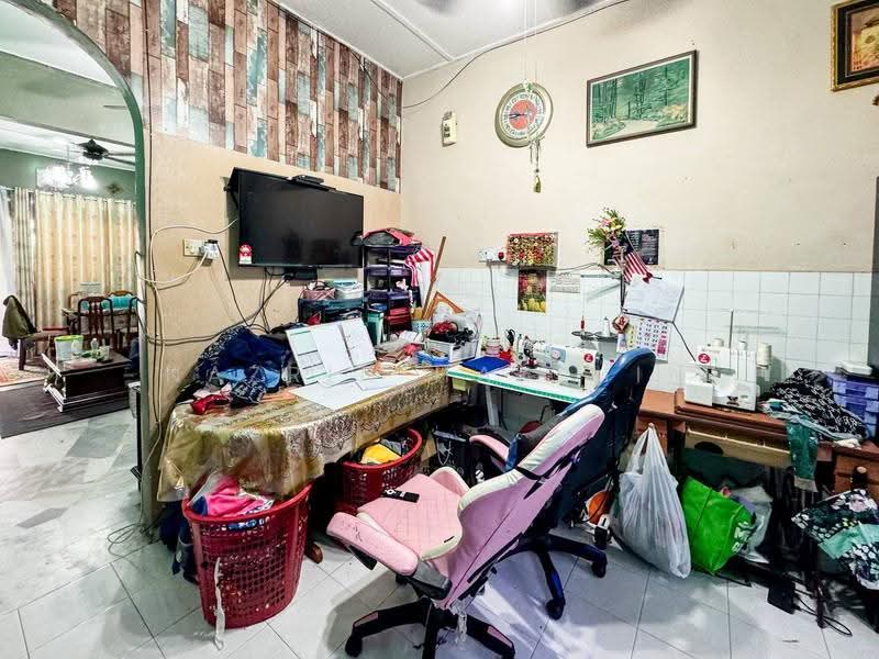 1-storey Terraced House for Sale in Taman Idaman (Serendah) - Nazrin Hakimin - Study - PropertyGuru.com.my