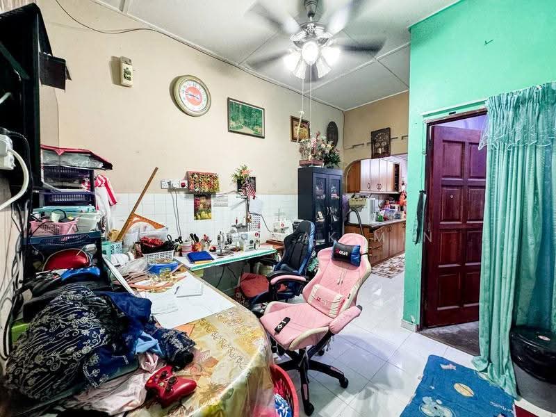 1-storey Terraced House for Sale in Taman Idaman (Serendah) - Nazrin Hakimin - Study - PropertyGuru.com.my