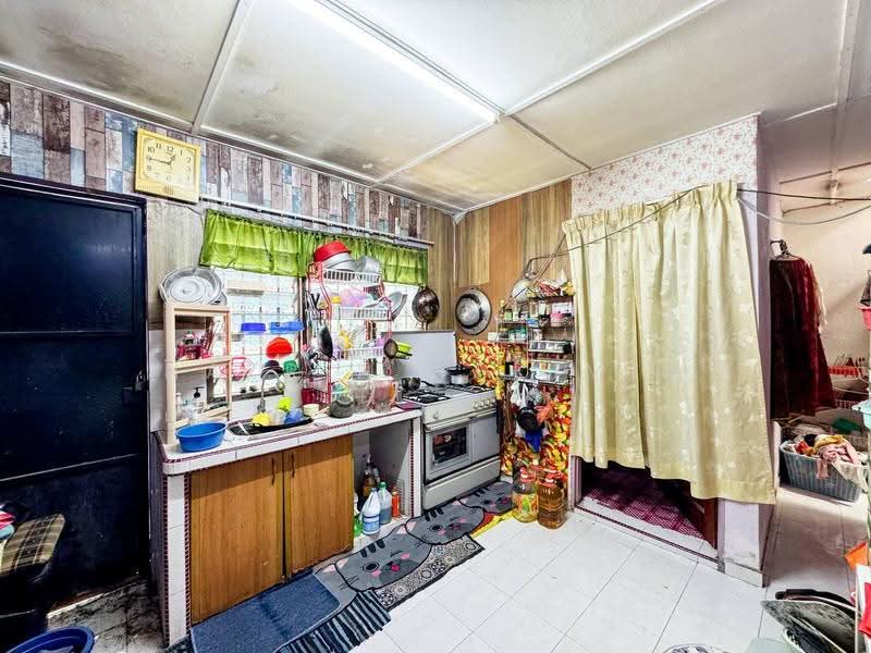 1-storey Terraced House for Sale in Taman Idaman (Serendah) - Nazrin Hakimin - Kitchen - PropertyGuru.com.my