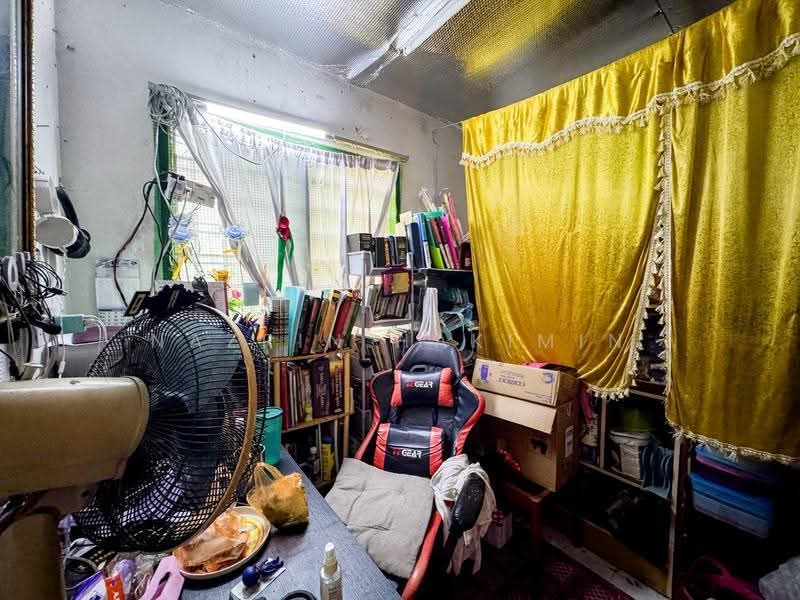 1-storey Terraced House for Sale in Taman Idaman (Serendah) - Nazrin Hakimin - Study - PropertyGuru.com.my