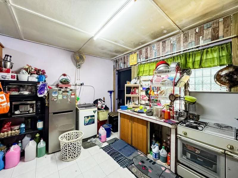 1-storey Terraced House for Sale in Taman Idaman (Serendah) - Nazrin Hakimin - Kitchen - PropertyGuru.com.my