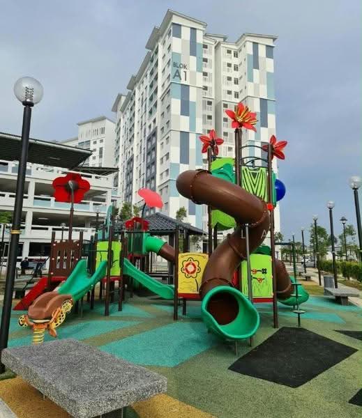 Pangsapuri untuk Disewa di Residensi Idaman - Siti Haila - Playground - PropertyGuru.com.my