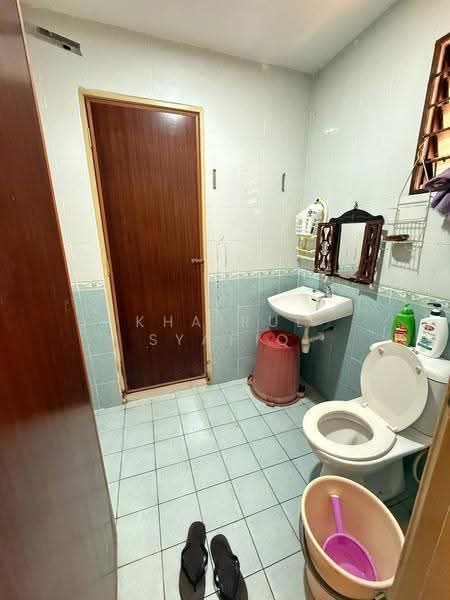 Rumah Teres untuk Dijual di Shah Alam (Selangor) - Khairul Syafiq - Bathroom - PropertyGuru.com.my