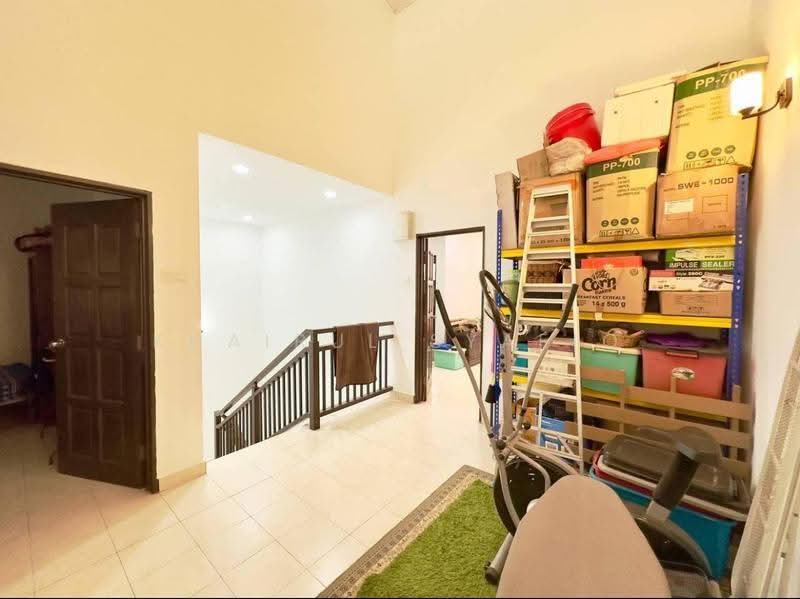 Rumah Teres untuk Dijual di Shah Alam (Selangor) - Khairul Syafiq - Corridor - PropertyGuru.com.my