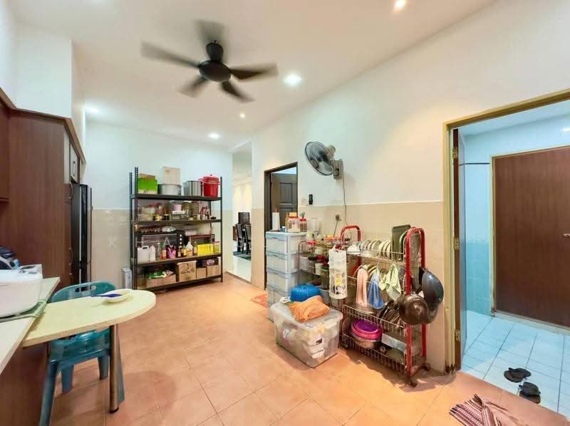Rumah Teres untuk Dijual di Shah Alam (Selangor) - Khairul Syafiq - Kitchen - PropertyGuru.com.my