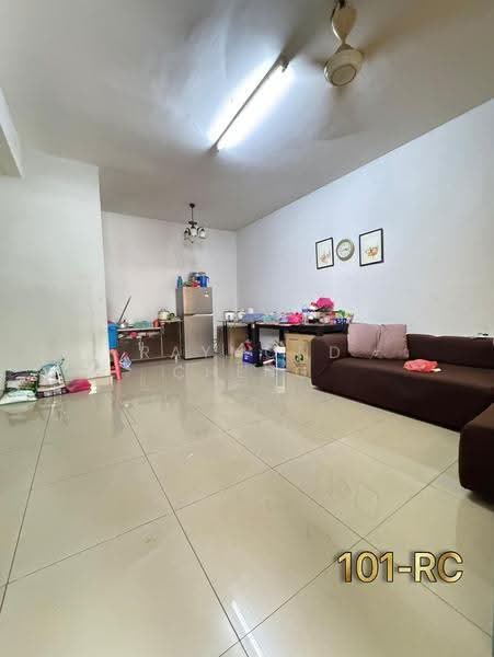 2-storey Terraced House for Sale in Setia Impian (Setia Alam) - Raymond Cheng - Living Room - PropertyGuru.com.my