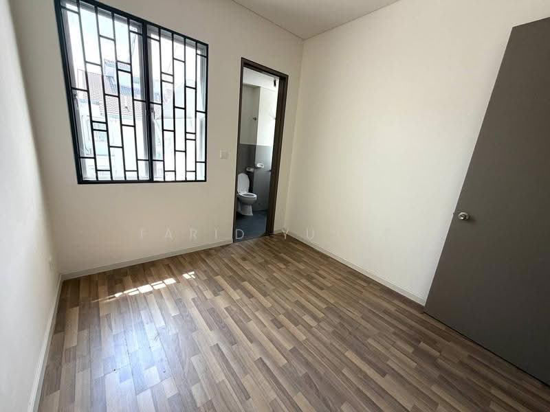 Terraced House for Sale in Pajam (Mantin) - Farid Yusof - Bathroom - PropertyGuru.com.my