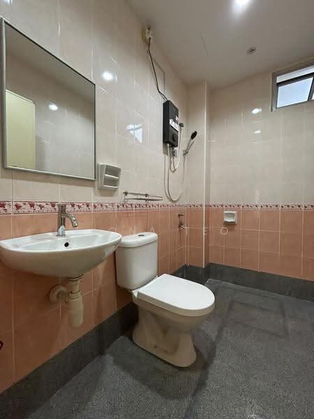 Apartment for Rent at Perling Apartment - Fiona Teo - Bathroom - PropertyGuru.com.my