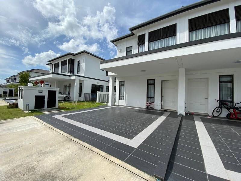 Rumah Teres 2-Tingkat untuk Dijual di Eco Grandeur (Puncak Alam) - Amirah Azmi - Exterior - PropertyGuru.com.my
