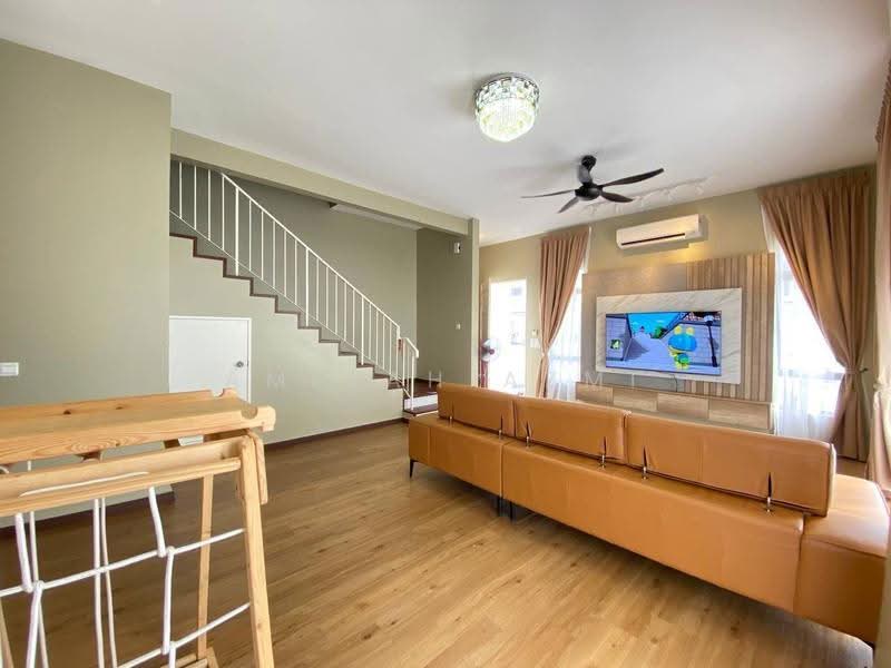 Rumah Teres 2-Tingkat untuk Dijual di Eco Grandeur (Puncak Alam) - Amirah Azmi - Living Room - PropertyGuru.com.my