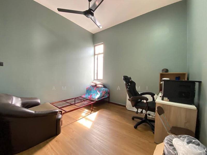 Rumah Teres 2-Tingkat untuk Dijual di Eco Grandeur (Puncak Alam) - Amirah Azmi - Study - PropertyGuru.com.my