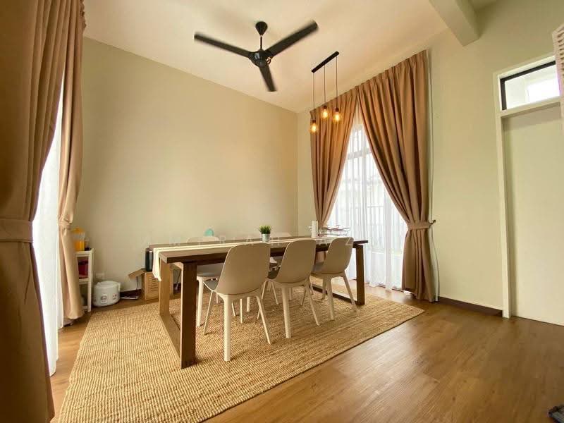 Rumah Teres 2-Tingkat untuk Dijual di Eco Grandeur (Puncak Alam) - Amirah Azmi - Dining Room - PropertyGuru.com.my