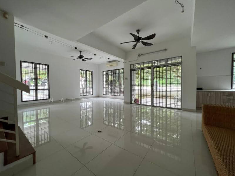 Rumah Berkembar untuk Dijual di Saujana Villa (Kajang) - Nadzmie Nasir - PropertyGuru.com.my