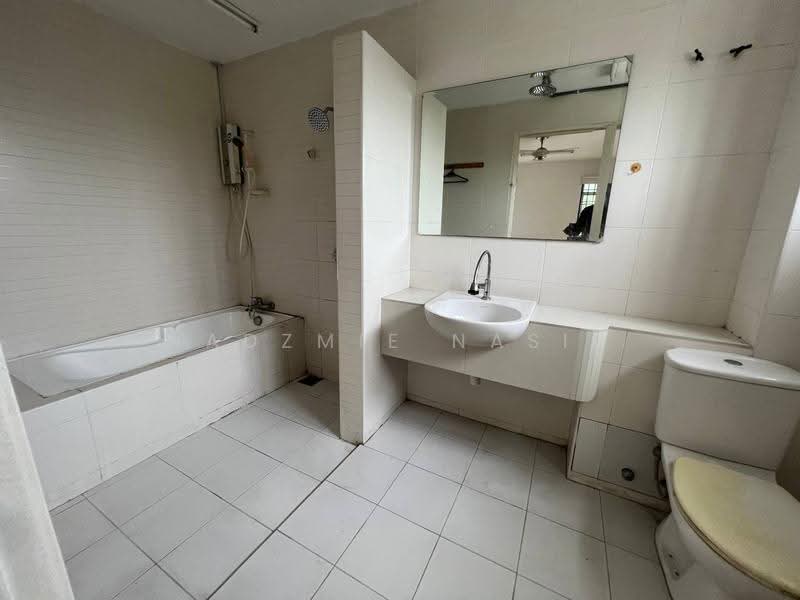 Rumah Berkembar untuk Dijual di Saujana Villa (Kajang) - Nadzmie Nasir - PropertyGuru.com.my
