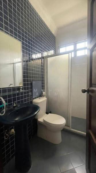 Bungalow House for Sale in Kuantan (Pahang) - Mohd Salimi - Bathroom - PropertyGuru.com.my