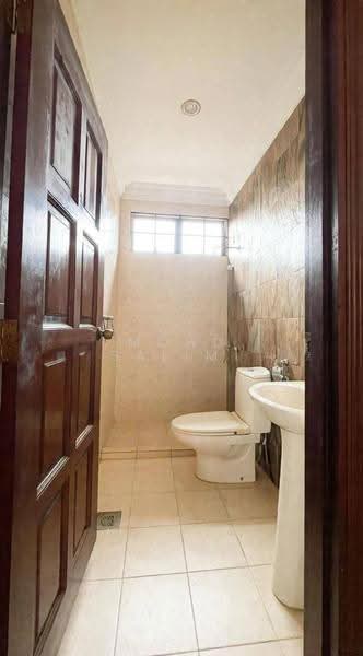 Bungalow House for Sale in Kuantan (Pahang) - Mohd Salimi - Bathroom - PropertyGuru.com.my