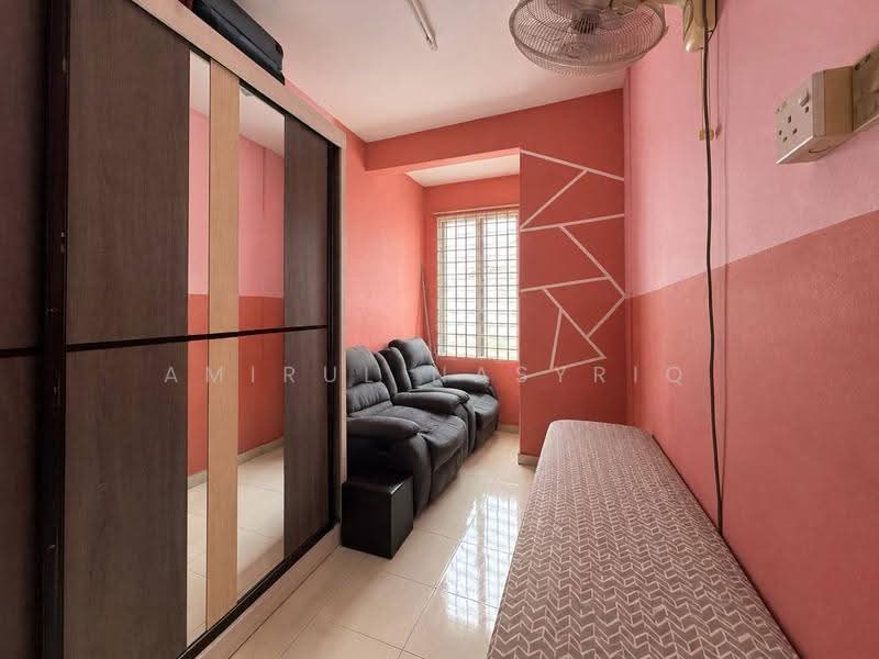 Rumah Teres 2-Tingkat untuk Dijual di Puchong (Selangor) - Amirul Nasyriq - Living Room - PropertyGuru.com.my