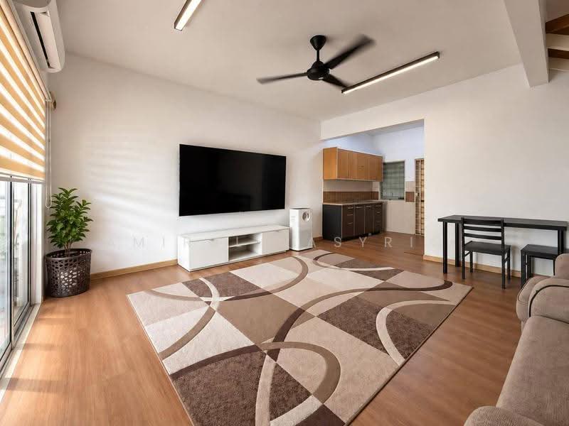 Rumah Teres 2-Tingkat untuk Dijual di Puchong (Selangor) - Amirul Nasyriq - Living Room - PropertyGuru.com.my