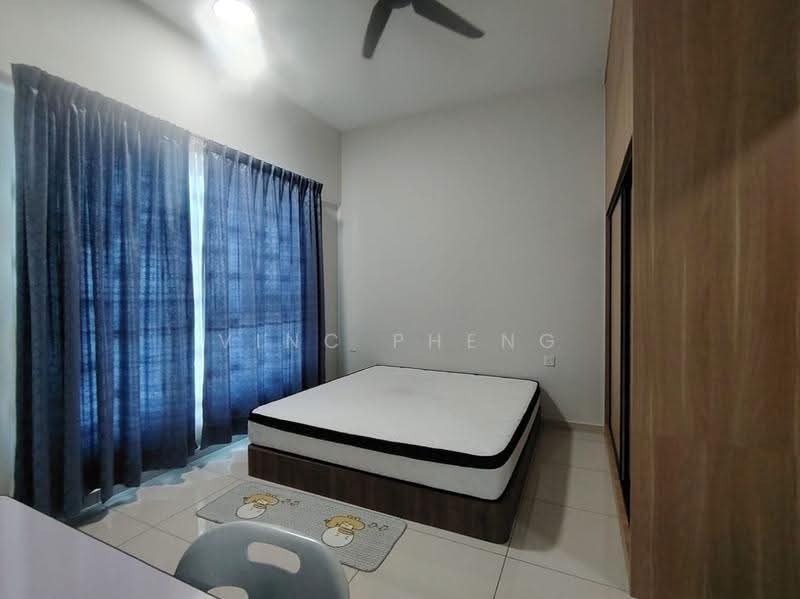 Service Residence for Sale at Ong Kim Wee Residence - Vinc Pheng - Bedroom - PropertyGuru.com.my