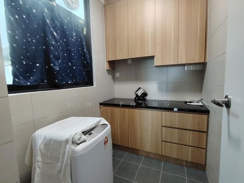 Service Residence for Sale at Ong Kim Wee Residence - Vinc Pheng - Kitchen - PropertyGuru.com.my