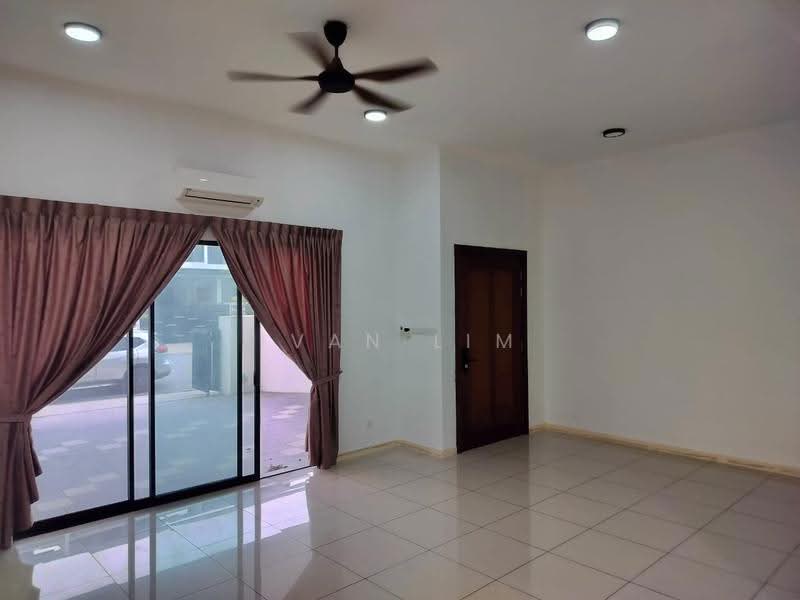 Rumah Teres 3-Tingkat untuk Disewa di Puchong (Selangor) - Ivan Lim - Living Room - PropertyGuru.com.my