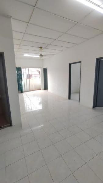 Apartment for Rent at Pangsapuri Putra Indah - Eason Hong - Living Room - PropertyGuru.com.my