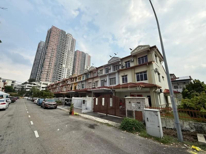 Rumah Teres 2.5-Tingkat untuk Dijual di Puchong (Selangor) - Henry Liew - Exterior - PropertyGuru.com.my
