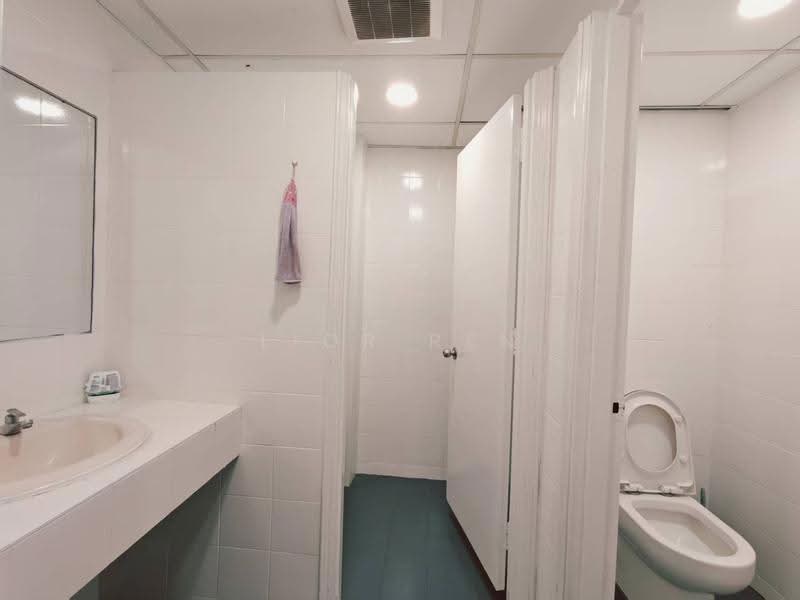 Pejabat untuk Disewa di Kampung Baru (KL City Centre) - Lior Ren - Bathroom - PropertyGuru.com.my