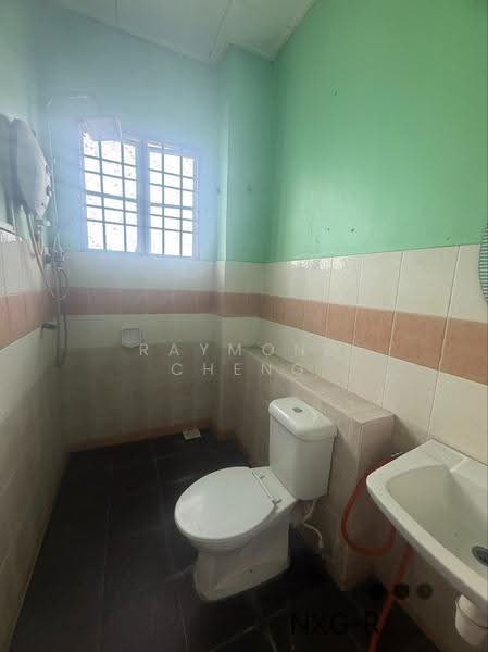 2-storey Terraced House for Sale in Bandar Parklands (Klang) - Raymond Cheng - Bathroom - PropertyGuru.com.my