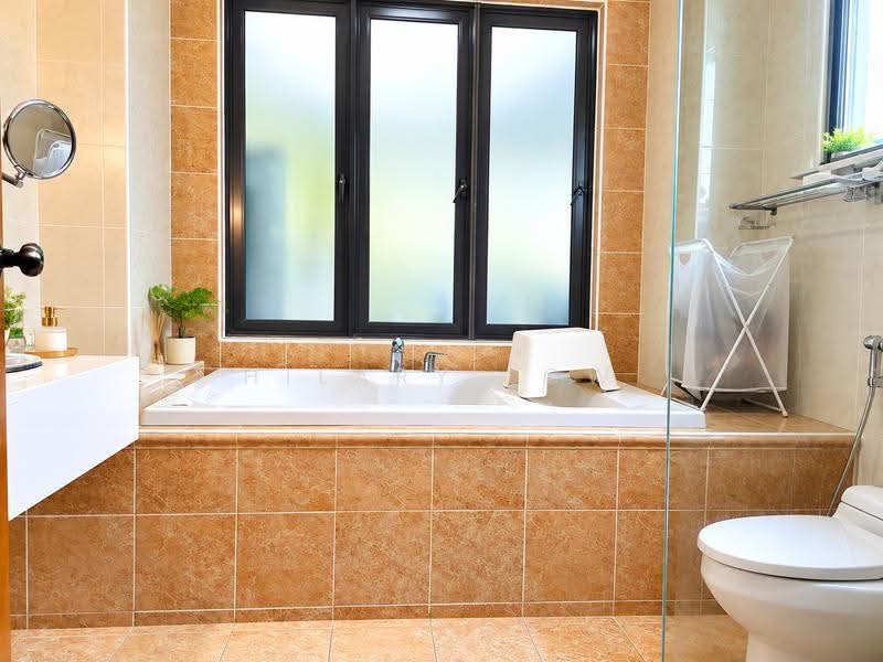 Bungalow House for Rent in Taman Sierra Seputeh (Seputeh) - Hilary Low - Bathroom - PropertyGuru.com.my
