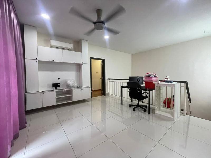 Semi-Detached House for Sale in Selayang (Selangor) - Farid Yusof - Study - PropertyGuru.com.my
