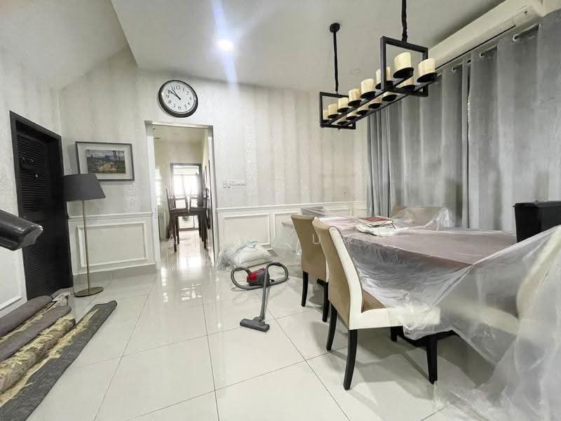 Semi-Detached House for Sale in Selayang (Selangor) - Farid Yusof - Dining Room - PropertyGuru.com.my